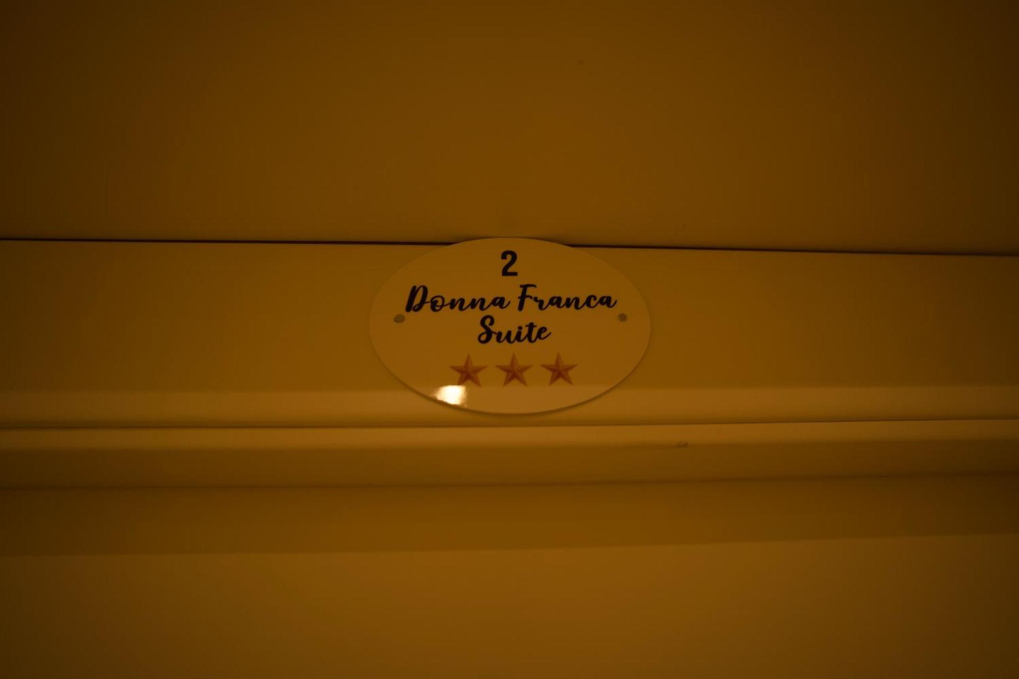 פלרמו Donna Franca Rooms And Suite מראה חיצוני תמונה